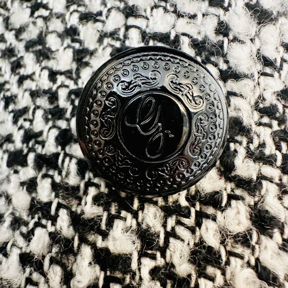 GUESS Houndstooth Black & White Button Up Coat – Medium - Picture 7 of 15